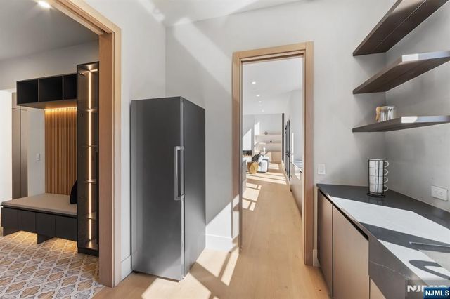 2 Maple Street, Englewood Cliffs, NJ 07632