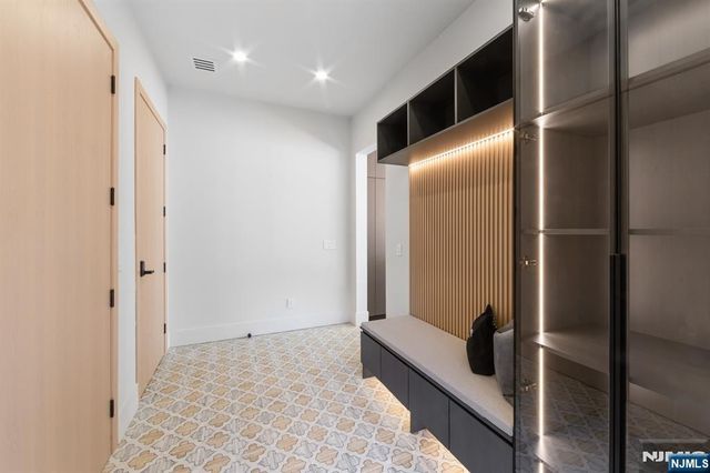 2 Maple Street, Englewood Cliffs, NJ 07632