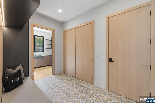 2 Maple Street, Englewood Cliffs, NJ 07632