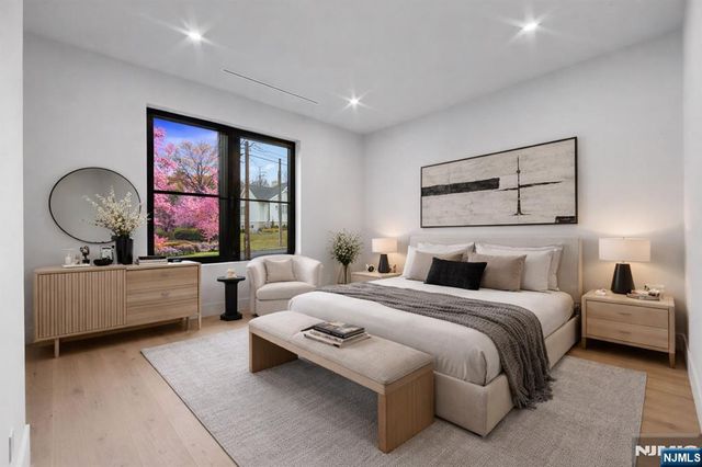 2 Maple Street, Englewood Cliffs, NJ 07632