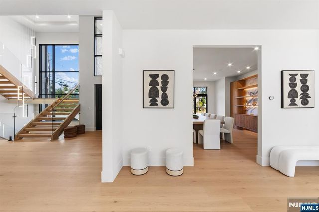 2 Maple Street, Englewood Cliffs, NJ 07632