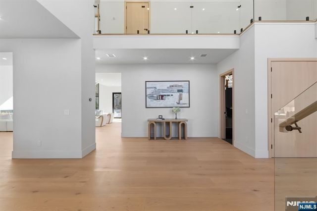 2 Maple Street, Englewood Cliffs, NJ 07632