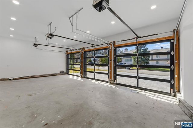 2 Maple Street, Englewood Cliffs, NJ 07632