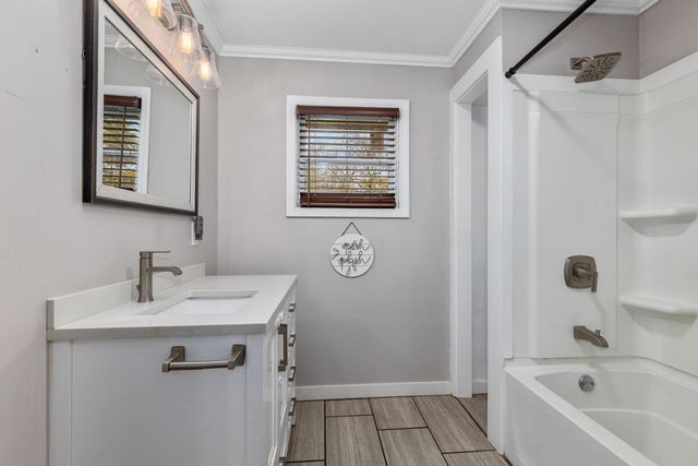 41 Kellogg Street, Battle Creek, MI 49037