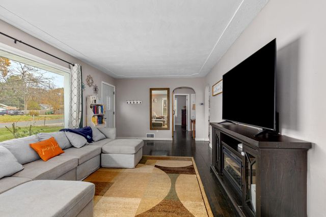 41 Kellogg Street, Battle Creek, MI 49037