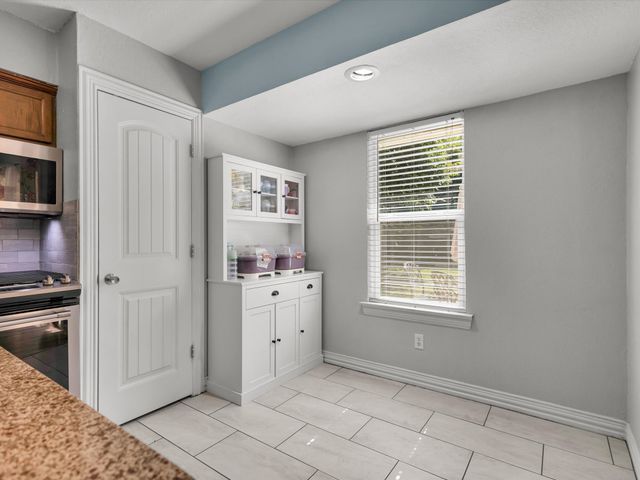 6708 Wagonet Road, Forest Hill, TX 76140