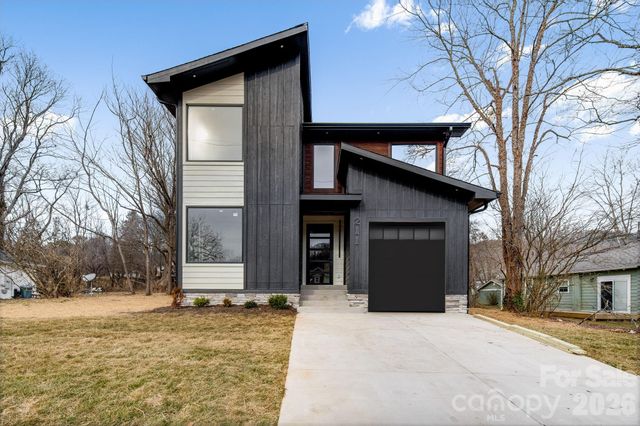 211 Ruby Avenue, Black Mountain, NC 28711