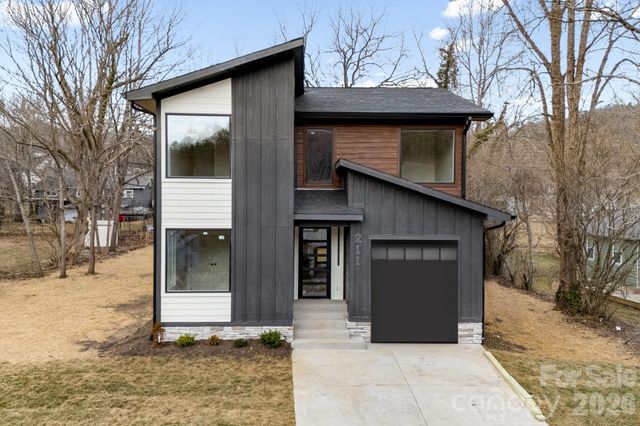 211 Ruby Avenue, Black Mountain, NC 28711