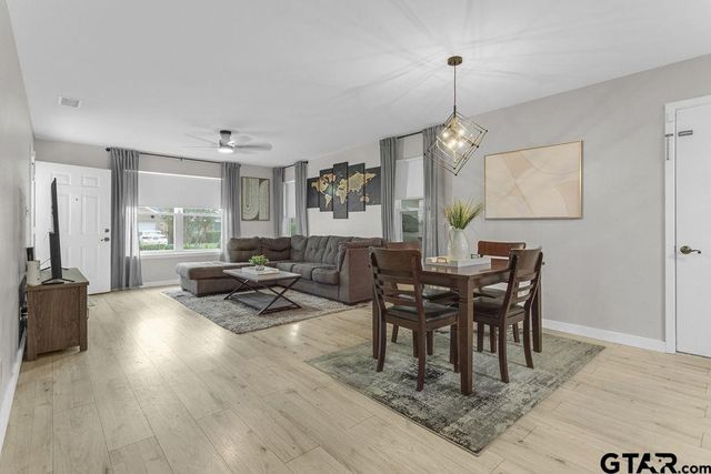 1107 Woodlands Park, Lindale, TX 75771