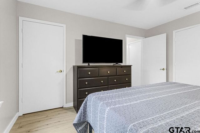 1107 Woodlands Park, Lindale, TX 75771