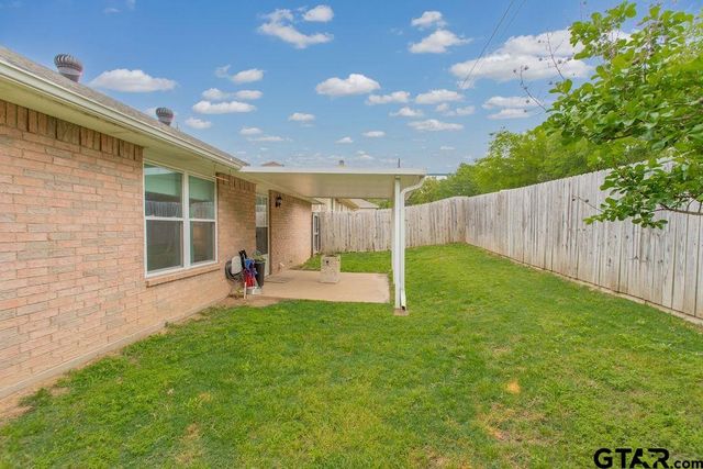1107 Woodlands Park, Lindale, TX 75771