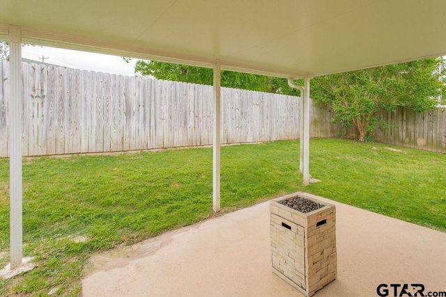 1107 Woodlands Park, Lindale, TX 75771