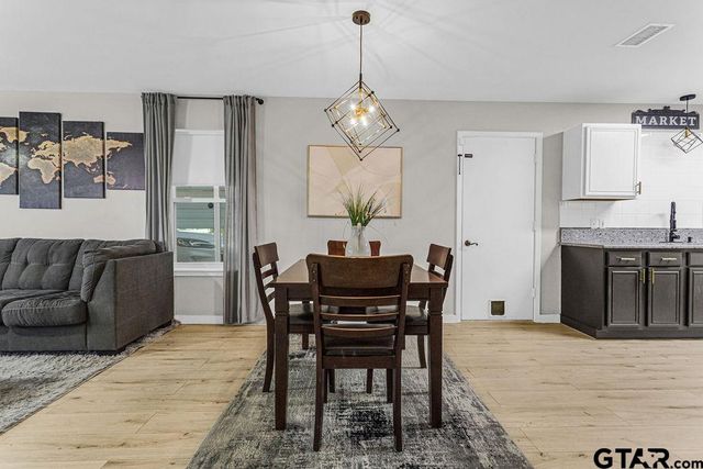 1107 Woodlands Park, Lindale, TX 75771