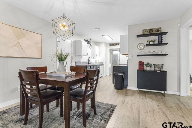 1107 Woodlands Park, Lindale, TX 75771