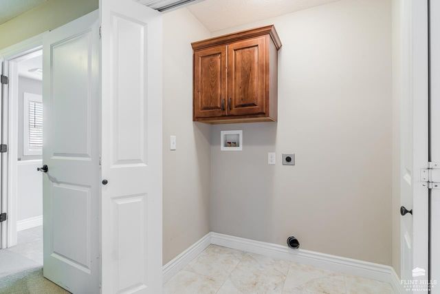 2204 Londondery Drive, Manhattan, KS 66503