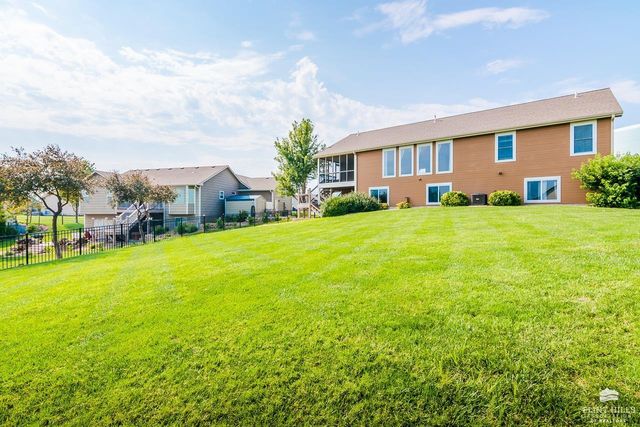 2204 Londondery Drive, Manhattan, KS 66503