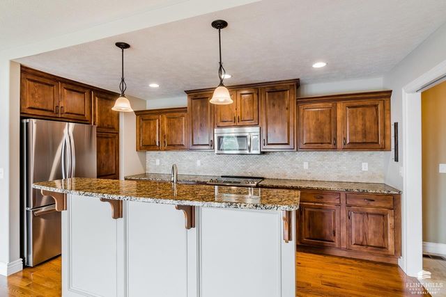 2204 Londondery Drive, Manhattan, KS 66503