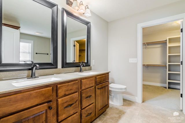 2204 Londondery Drive, Manhattan, KS 66503