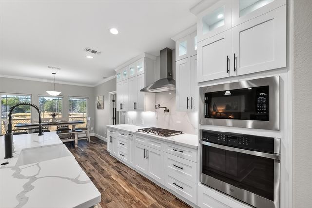 3210 Avenue Q, Santa Fe, TX 77510