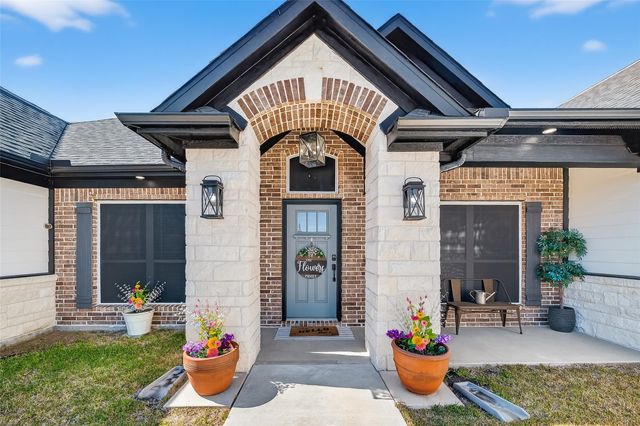 3210 Avenue Q, Santa Fe, TX 77510