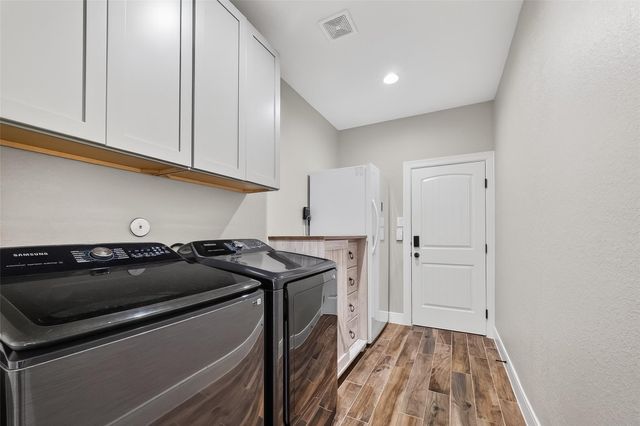 3210 Avenue Q, Santa Fe, TX 77510