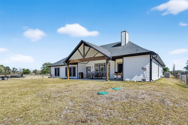 3210 Avenue Q, Santa Fe, TX 77510