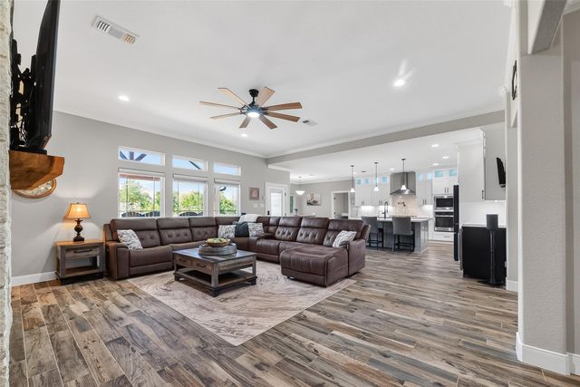 3210 Avenue Q, Santa Fe, TX 77510