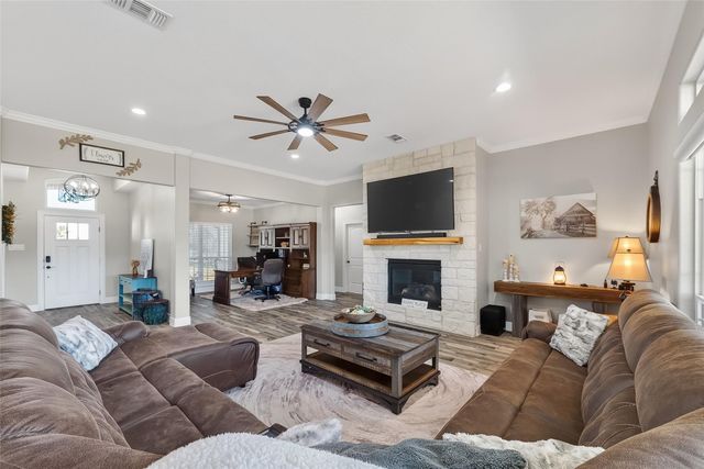 3210 Avenue Q, Santa Fe, TX 77510