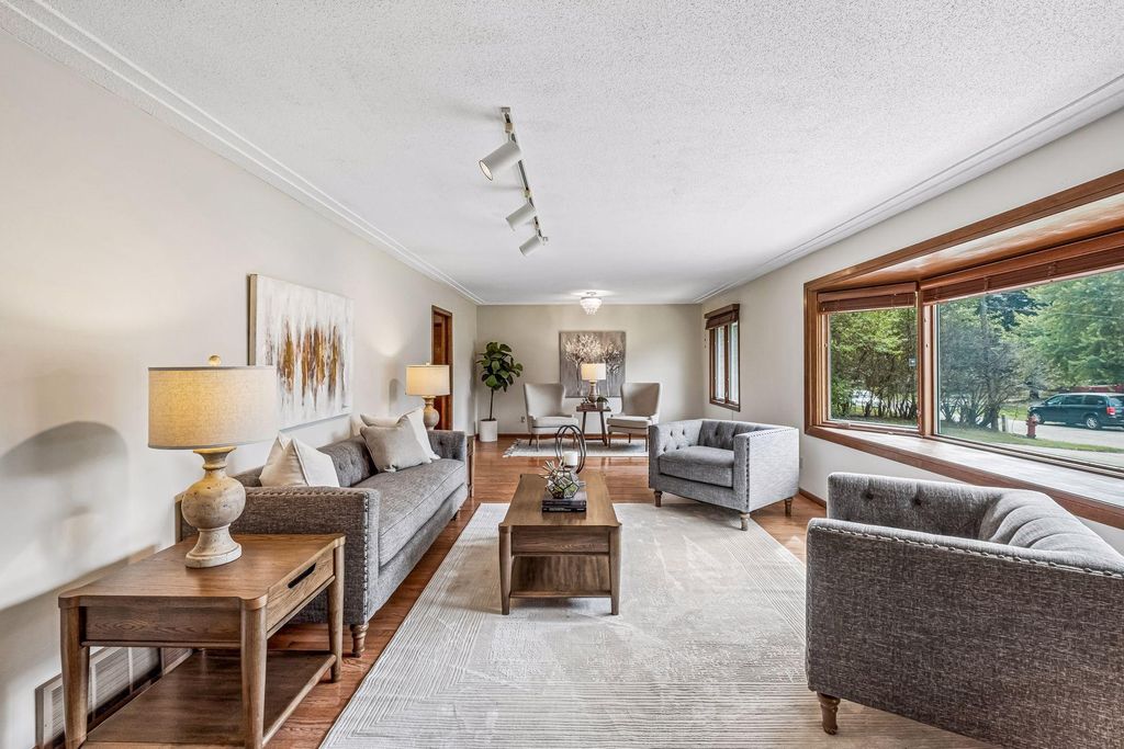 10800 Oak Knoll Terrace N, Minnetonka, MN 55305 — photo 2