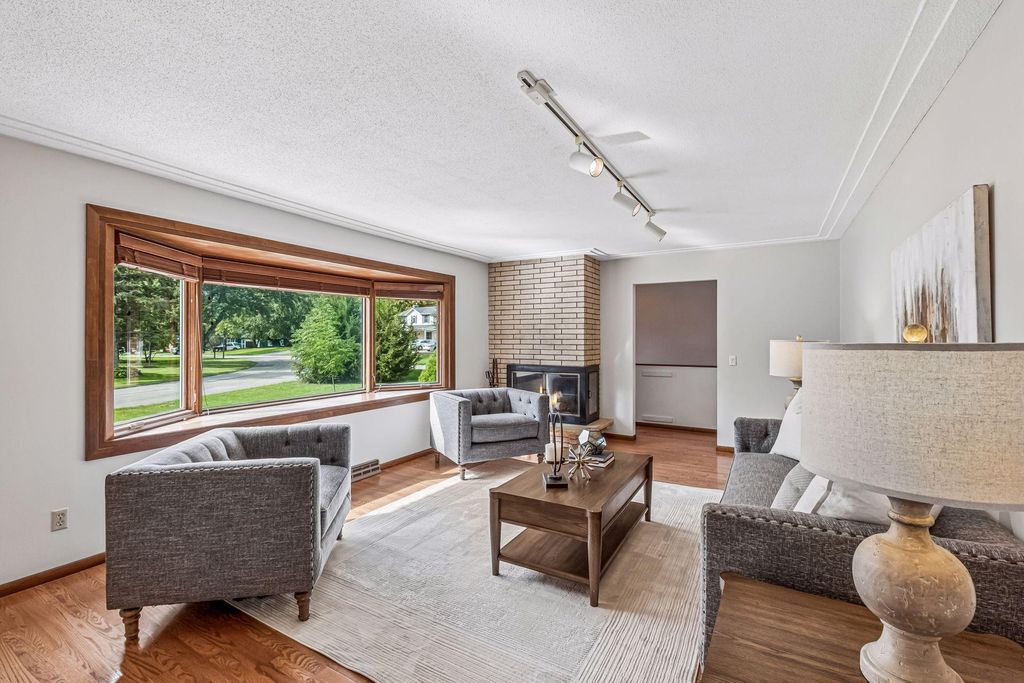 10800 Oak Knoll Terrace N, Minnetonka, MN 55305 — photo 4