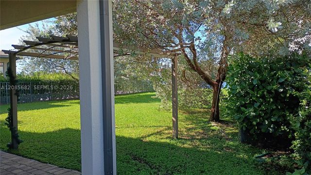 1280 SW 113th Way, Pembroke Pines, FL 33025