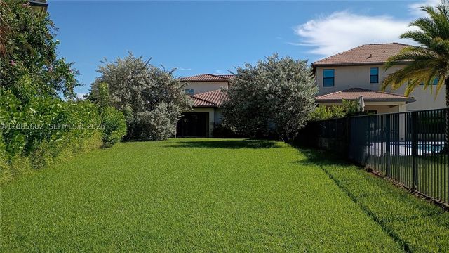 1280 SW 113th Way, Pembroke Pines, FL 33025