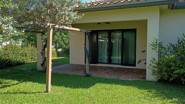 1280 SW 113th Way, Pembroke Pines, FL 33025