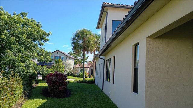 1280 SW 113th Way, Pembroke Pines, FL 33025