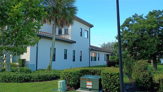 1280 SW 113th Way, Pembroke Pines, FL 33025
