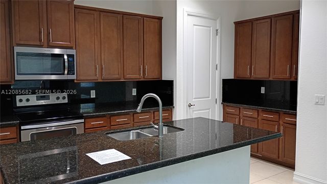 1280 SW 113th Way, Pembroke Pines, FL 33025