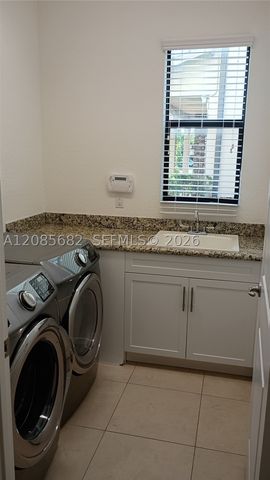 1280 SW 113th Way, Pembroke Pines, FL 33025