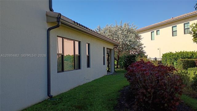 1280 SW 113th Way, Pembroke Pines, FL 33025