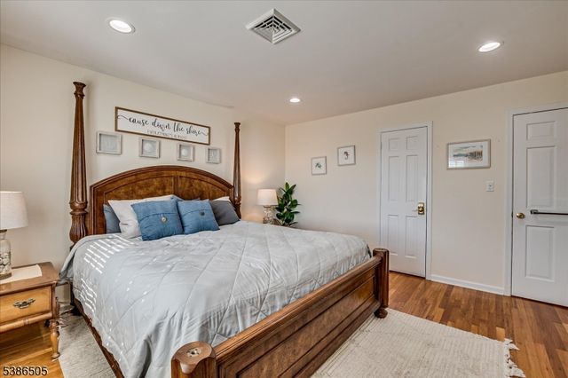 308 Cove Dr, Brick Twp., NJ 08738