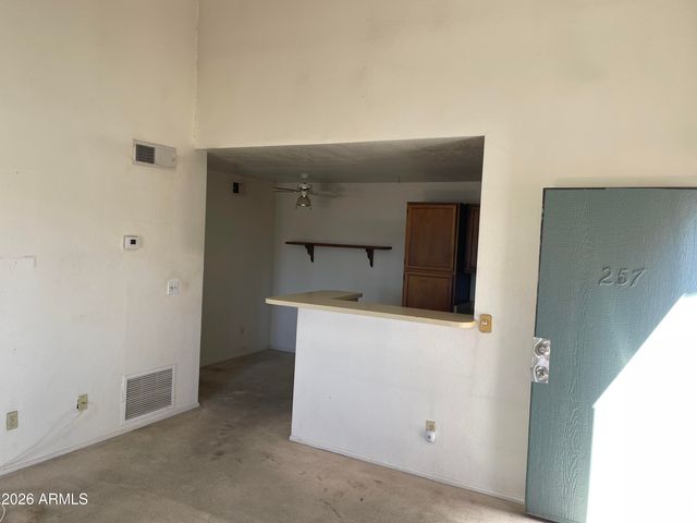 623 W GUADALUPE Road 257, Mesa, AZ 85210