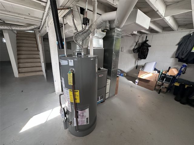 1704 Merle Hay Road, Des Moines, IA 50310