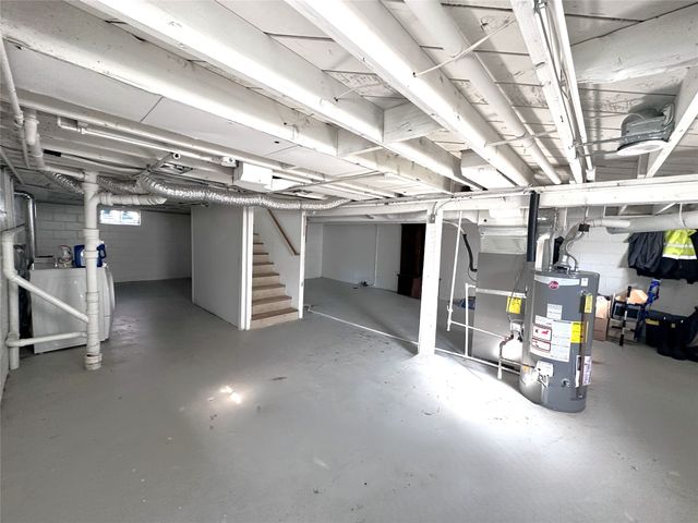 1704 Merle Hay Road, Des Moines, IA 50310