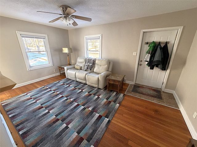 1704 Merle Hay Road, Des Moines, IA 50310