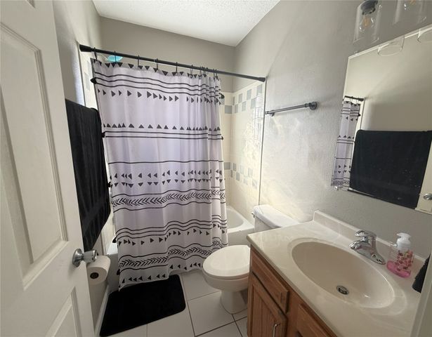 1704 Merle Hay Road, Des Moines, IA 50310