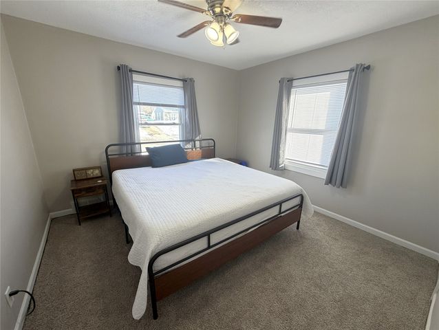 1704 Merle Hay Road, Des Moines, IA 50310