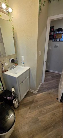 1719 50th Street, Galveston, TX 77551