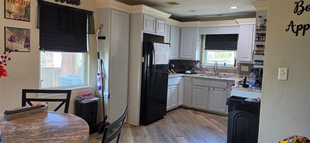 1719 50th Street, Galveston, TX 77551