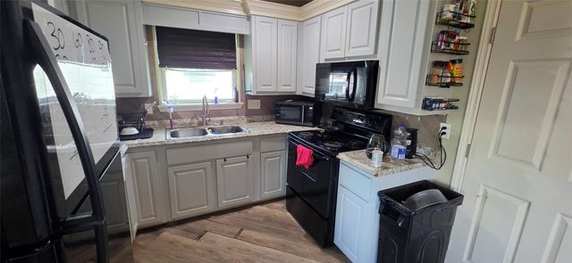 1719 50th Street, Galveston, TX 77551