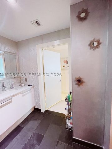 900 Biscayne Blvd 4410, Miami, FL 33132