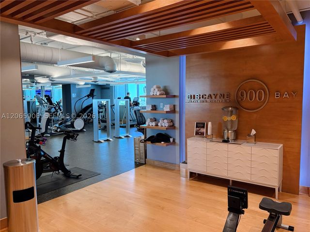 900 Biscayne Blvd 4410, Miami, FL 33132